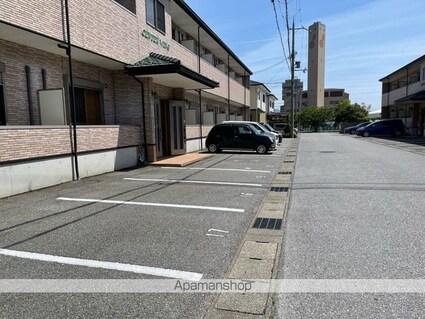滋賀県長浜市八幡中山町[1K/21.72m2]の駐車場1