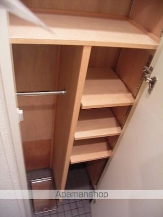 フェニックス西新宿５丁目弐番館[1R/18.89m2]の収納2