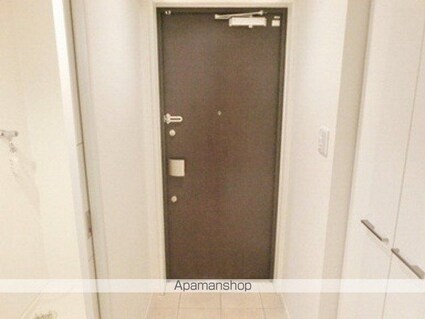 リエトコート四谷[1R/40.99m2]の玄関
