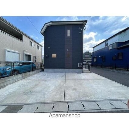 ｇｌａｎｚａ　Ａ棟[3LDK/89.45m2]の駐車場