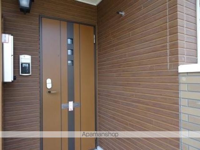ラフレシール Aの玄関写真