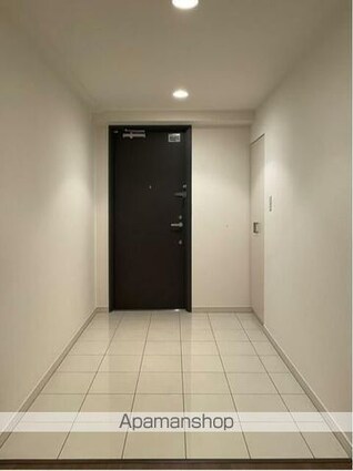 エスティメゾン東新宿[1DK/40.03m2]の玄関