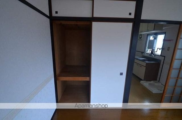 ステップイン金満の内装写真