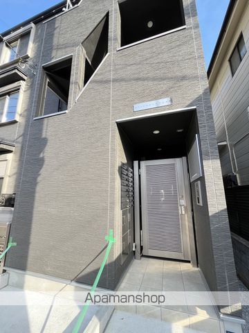 カインドネス八王子元本郷の玄関写真