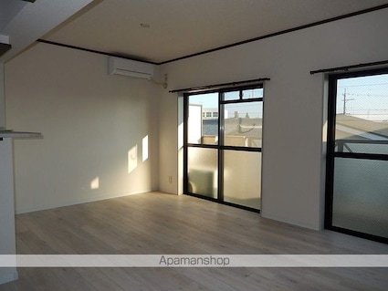 愛知県名古屋市守山区大森１丁目[2LDK/68m2]のリビング・居間