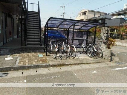 メゾン北野Ⅲ　Ａ棟[2DK/40.54m2]の駐車場2