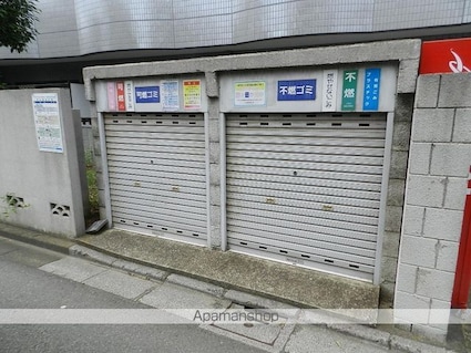 東京都三鷹市井の頭１丁目[1K/26m2]のエントランス
