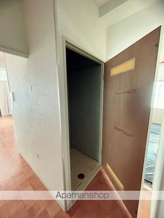 重岡ビル[2LDK/52m2]の収納