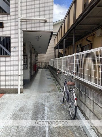 シャロンローズの玄関写真