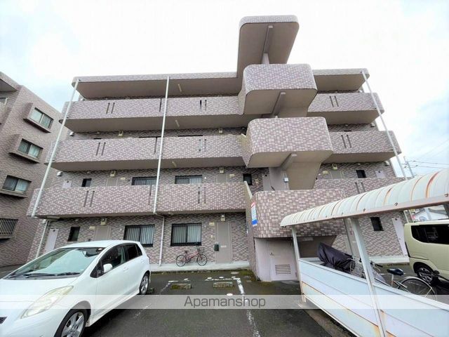 ユーミー由地の外観写真