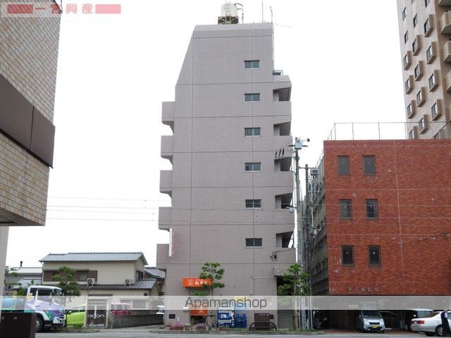 東一万ビルの外観写真