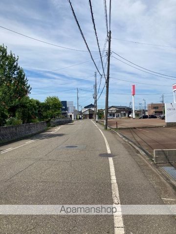 コマンドールの周辺写真