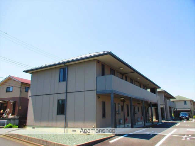 クローバーハウス A棟の外観写真