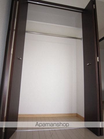ヴィアーレ八幡3丁目の内装写真