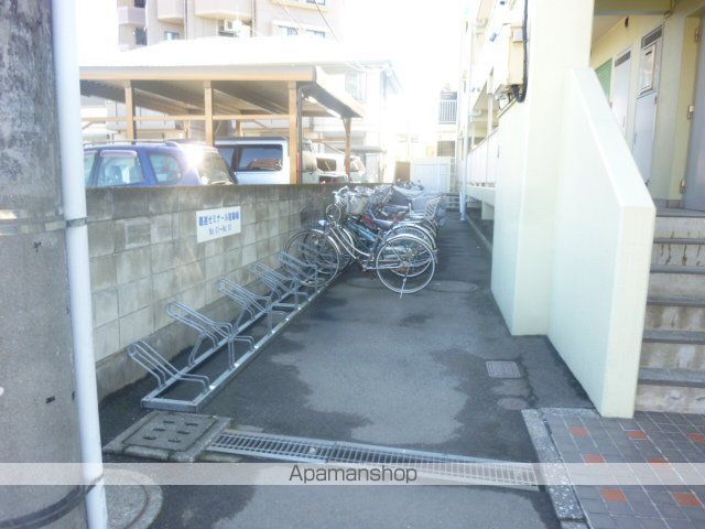 保栄ビルの玄関写真