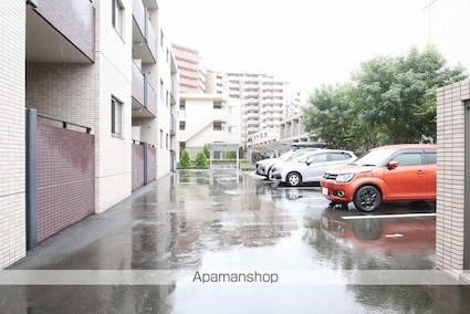 東京都国分寺市光町１丁目[2LDK/55m2]の駐車場