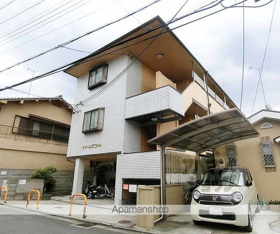 クインズコートの外観写真