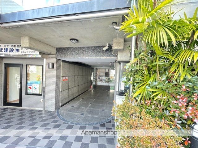 プリエールJR塚口駅前の玄関写真