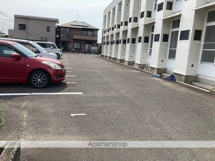 レオパレスミレニアムＫＲ[1K/19.87m2]の駐車場
