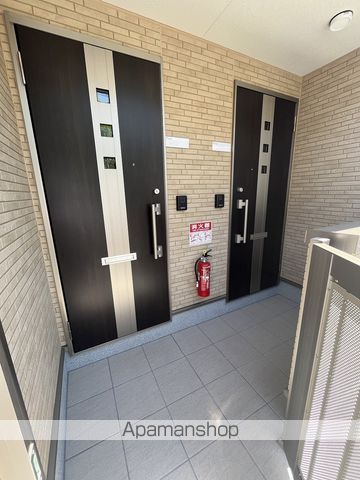 フォレストヴィラ千里イーストの玄関写真