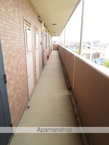サニーサイドアップ弐番館の玄関写真
