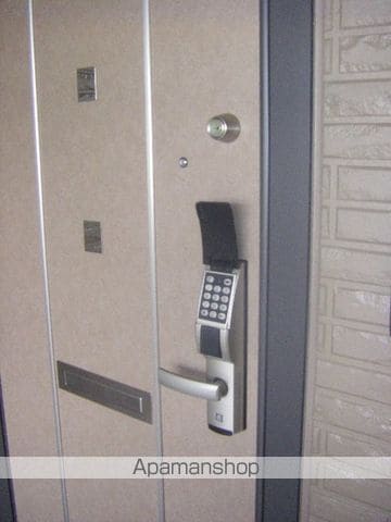 セジュールしろがねの玄関写真