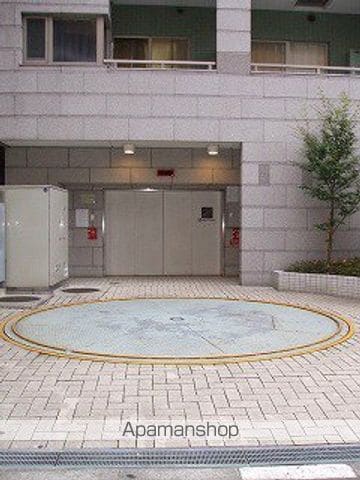 カスタリア新宿御苑の外観写真