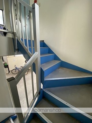 ライブコーポ若草[3LDK/60.7m2]の共用部