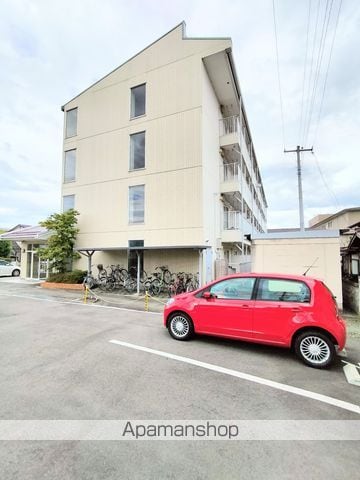 スリーパーシモンズパレスの外観写真