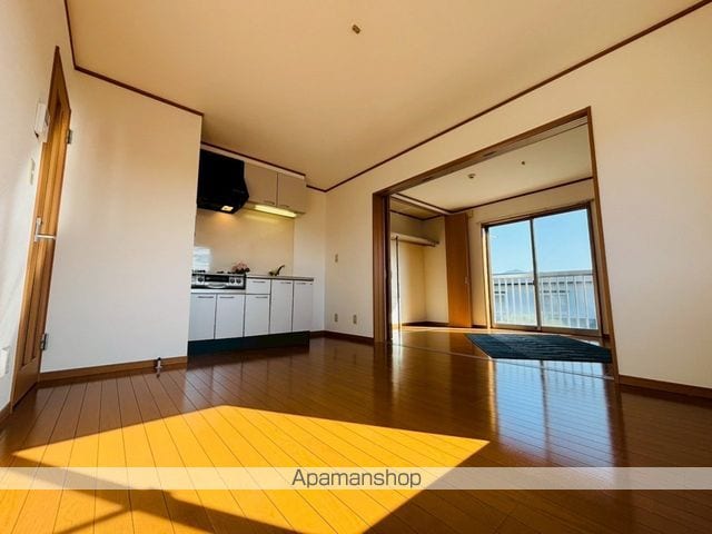 トレゾア湯川新町A棟の内装写真
