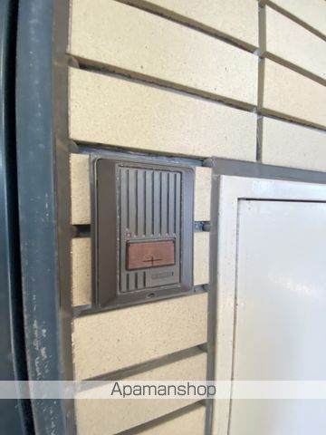 ドミノ上小マンションの玄関写真