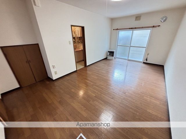 深堀町メゾネットの内装写真