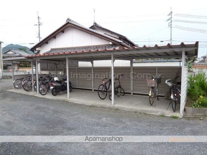 第一カナヤハイツ[2DK/33m2]の駐車場3