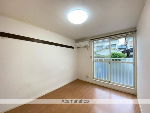 フォレスト三条の内装写真