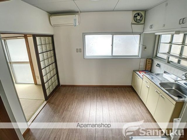 伊予鉄道横河原線 いよ立花駅 徒歩10分 2階建 築57年の内装写真