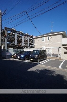 アルファ[1LDK/44.18m2]の駐車場