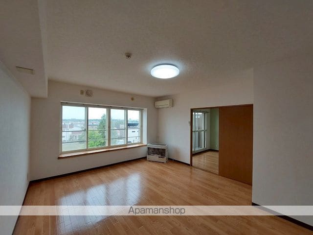 河東郡音更町 4階建 築33年の内装写真