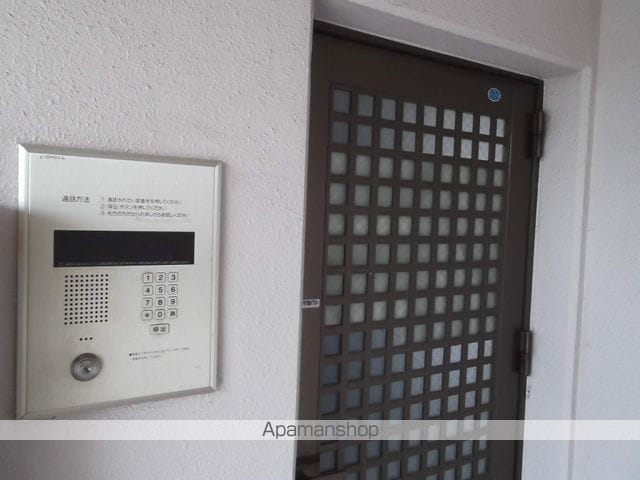 セレニテ伊勢ヶ丘の玄関写真
