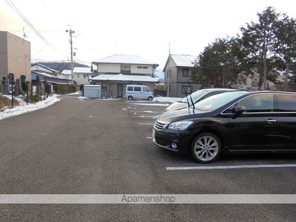 ゾンネ蓮台　Ａ[2LDK/53.44m2]の駐車場1