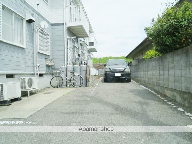 ルーミー甲府32号館の外観写真