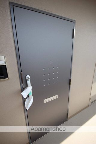 ノーサイド立葉の玄関写真