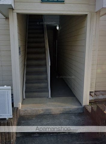 プラーズ愛甲の玄関写真