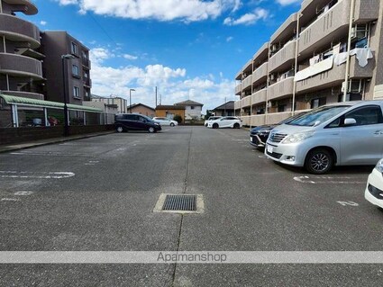 グラン・シャリオ[2LDK/55.86m2]の駐車場3