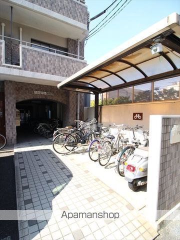 アレグリア内山下の玄関写真