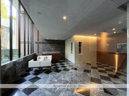 東京都三鷹市上連雀１丁目[1DK/34.65m2]のエントランス