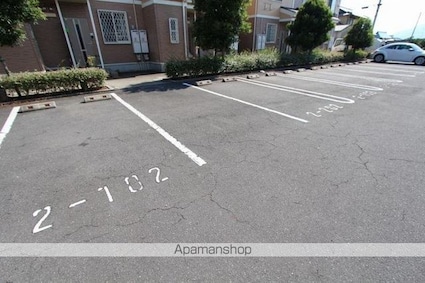 ロジュマン国分寺２[2LDK/63.3m2]の駐車場