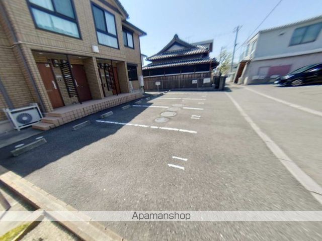 【和歌山市津秦のアパートの写真】