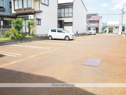 ラフレシール[1K/29.41m2]の駐車場1