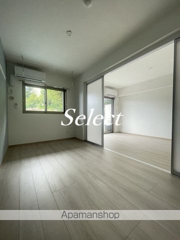 ラーデン クラタの内装写真