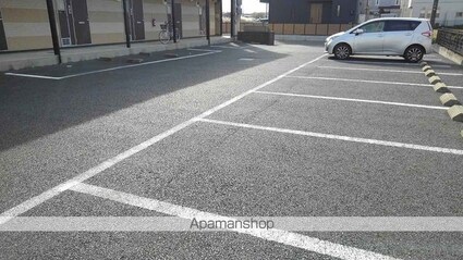 レオパレスひねもす[1K/26.49m2]の駐車場